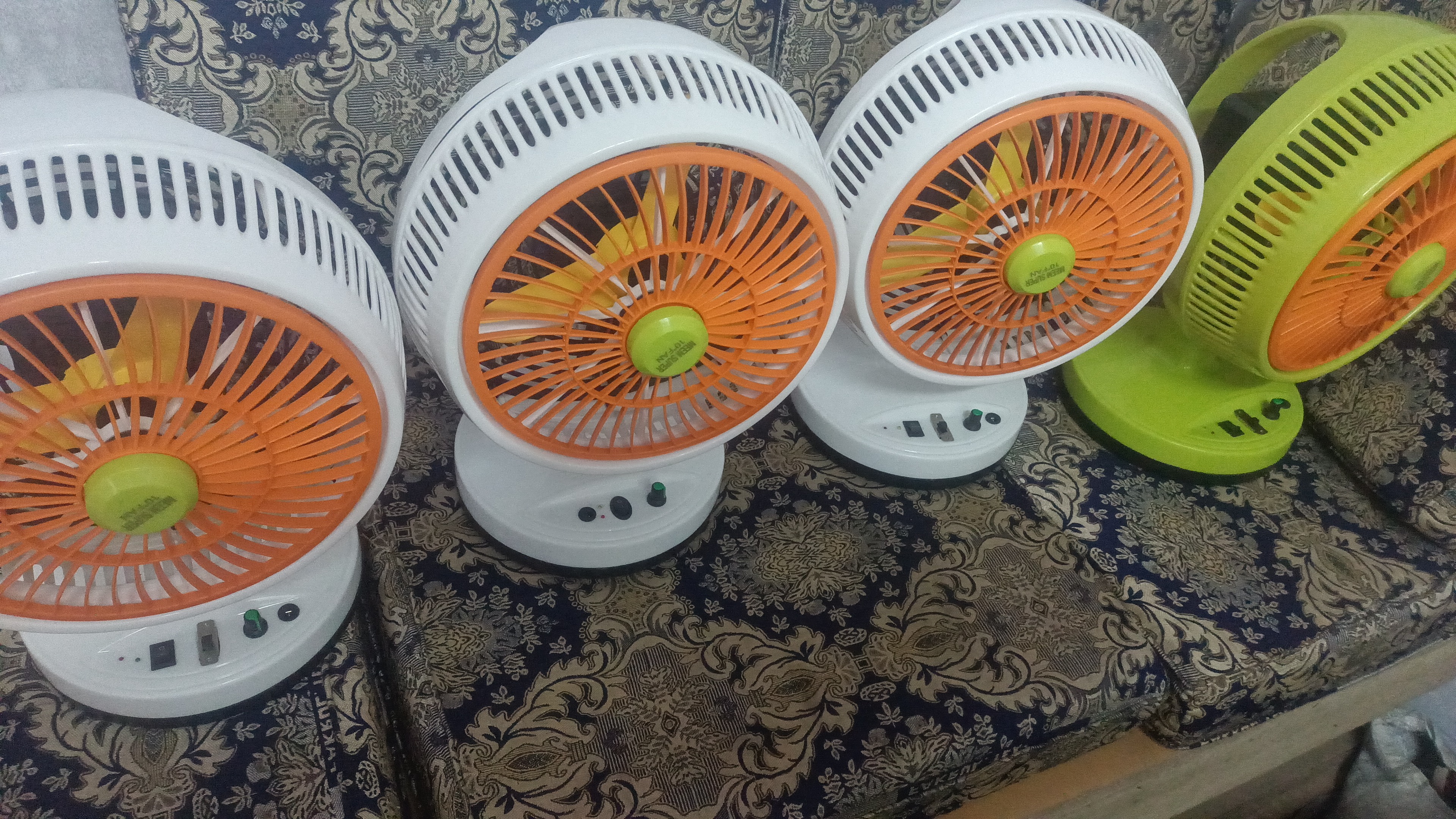 Defender model 10 inci charger fan